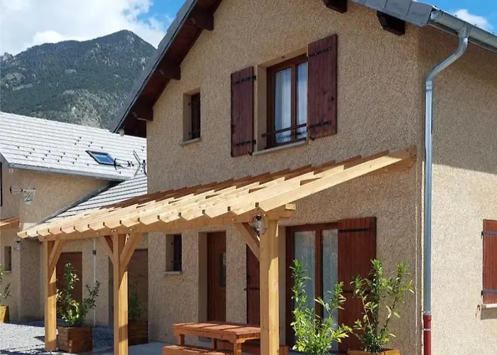 Le Pré Fleuri à Guillestre - Appartements neufs classés Meublés de Tourisme 3 étoiles - Parking privatif