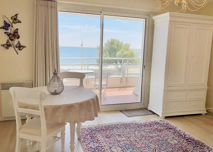 Studio And Terrace Sea View In La Baule