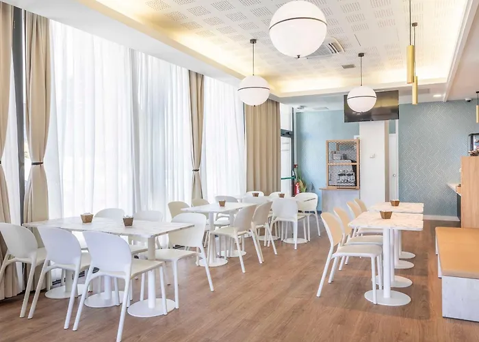 B&B HOTEL Marseille Centre La Timone