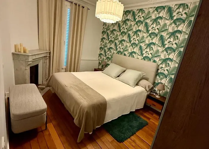 Big Eiffel Tower View