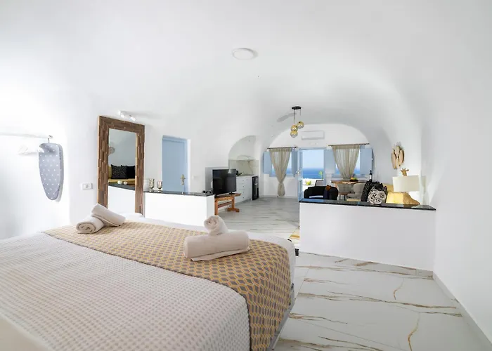 Sun Angelos Oia - Luxury Cave Suites