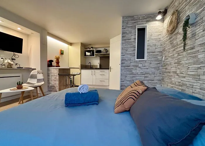 Casa Cloutiers #1, #2 - Jolis Studios - Emplacement Idéal Hyper Centre Brive