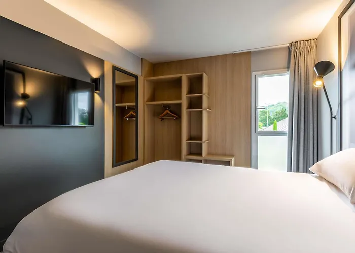 ibis Issoire