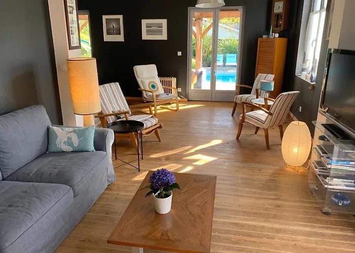 Villa de 3 chambres a Soulac sur Mer a 600 m de la plage avec piscine privee et jardin clos