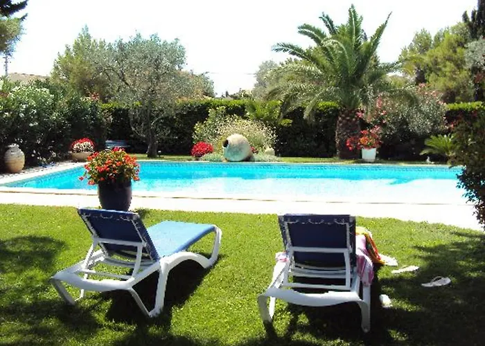 Maison De 3 Chambres Avec Vue Sur La Ville Piscine Privee Et Jardin Amenage