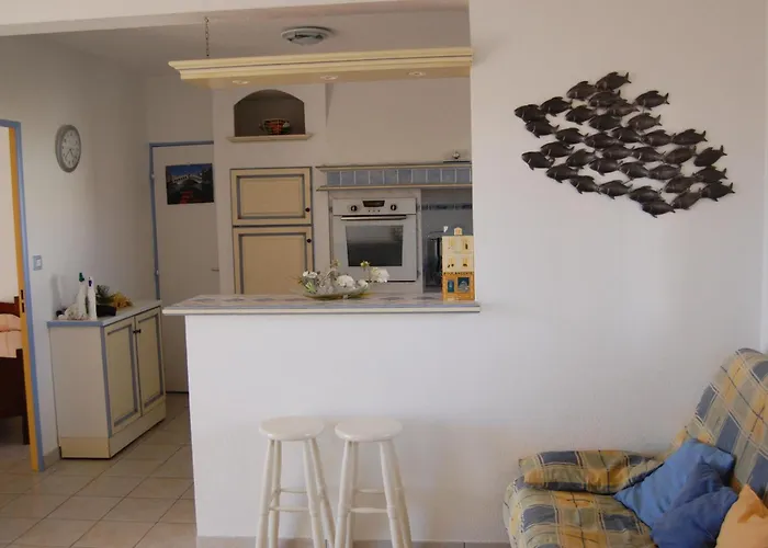 Appartement de 2 chambres a Valras Plage a 600 m de la plage avec piscine partagee terrasse amenagee et wifi