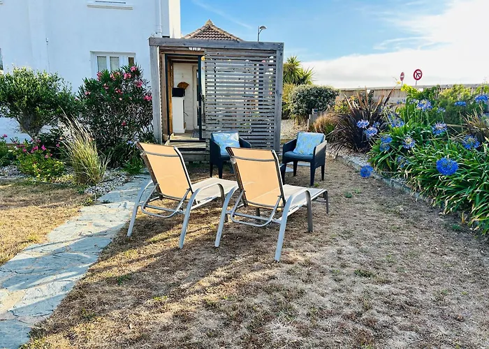 La Cabine côté mer et côté jardin à la VILLA PLEIN VENT
