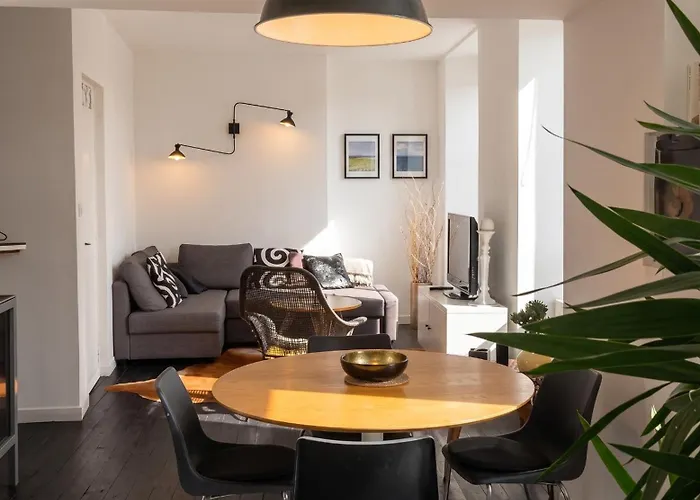 Appartement d'une chambre avec vue sur la mer et wifi a Granville a 1 km de la plage