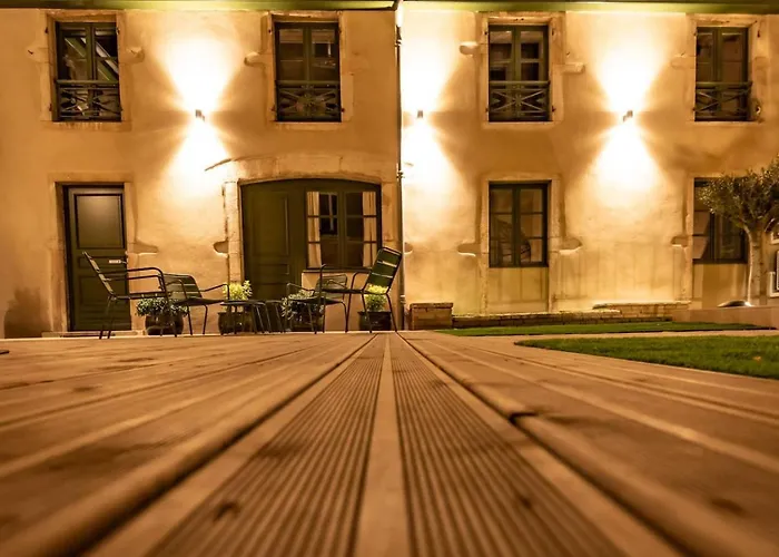 Le vintage . Centre-ville Mâcon . Atypique . Proche gare . Wifi . Climatisation . Confortable .