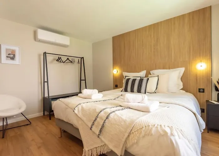 Le Boho . Centre-ville Mâcon . Proche gare . Design . Neuf . Wifi . Climatisation . Confort