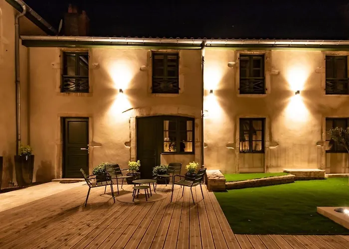 Le Boho . Centre-ville Mâcon . Proche gare . Design . Neuf . Wifi . Climatisation . Confort