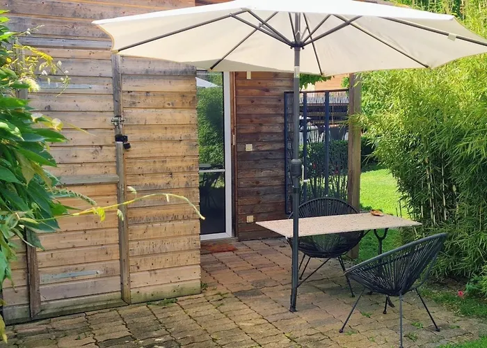 Cabane de Charme avec Jardin Privé