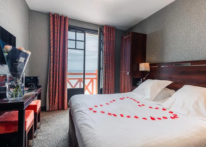 Ambassadeurs Logis Hotel