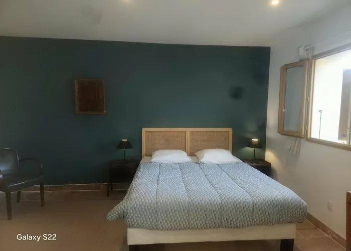 Les Lauriers chambre et terrasse privée