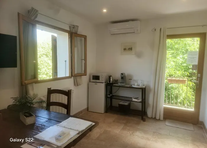 Les Lauriers chambre et terrasse privée