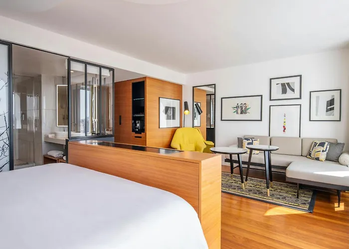 Renaissance Paris Republique Hotel&Spa