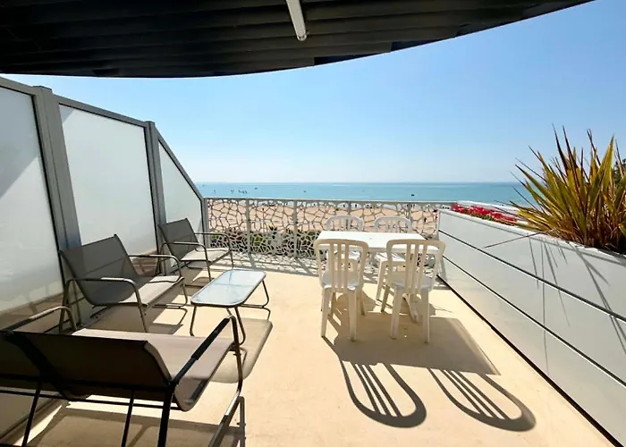 Appartement plage, piscine, balcon, animaux, parking - FR-1-194-201