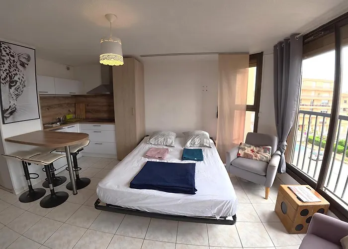 Studio cabine Toi et Moi à 30 m de la plage de Valras centre