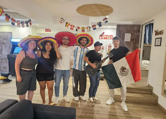 Y Hostel - Albergue Juvenil