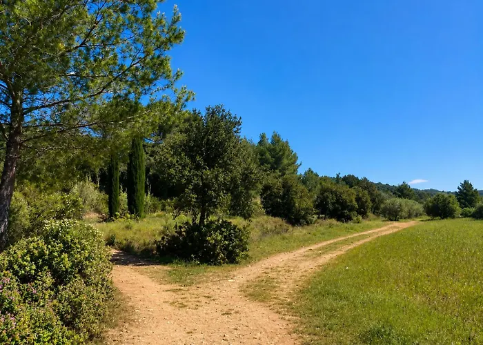 Loue maison de village à Hyères/ les Borrels