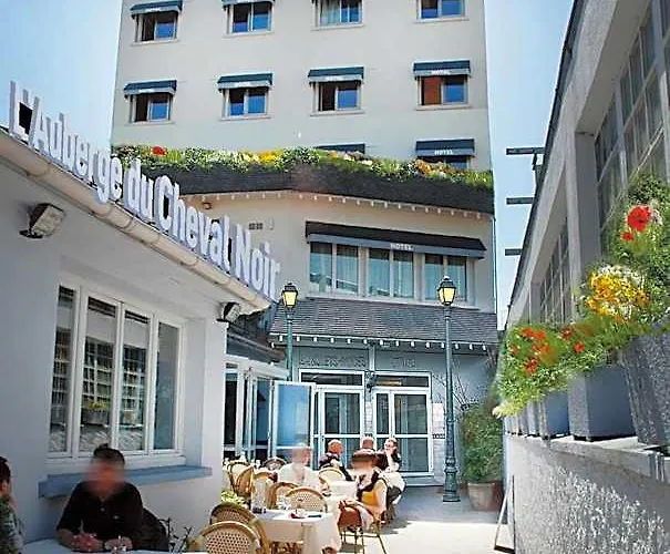 Le Cheval Noir Hôtel Paris Pantin