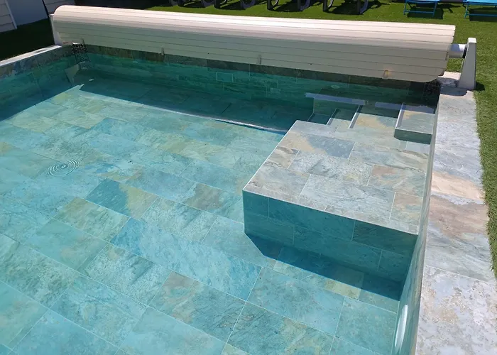 VILLA piscine-spa-sauna, 25 personnes, 5 mn océan