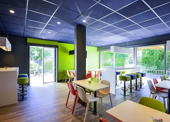 ibis budget Pau Lescar