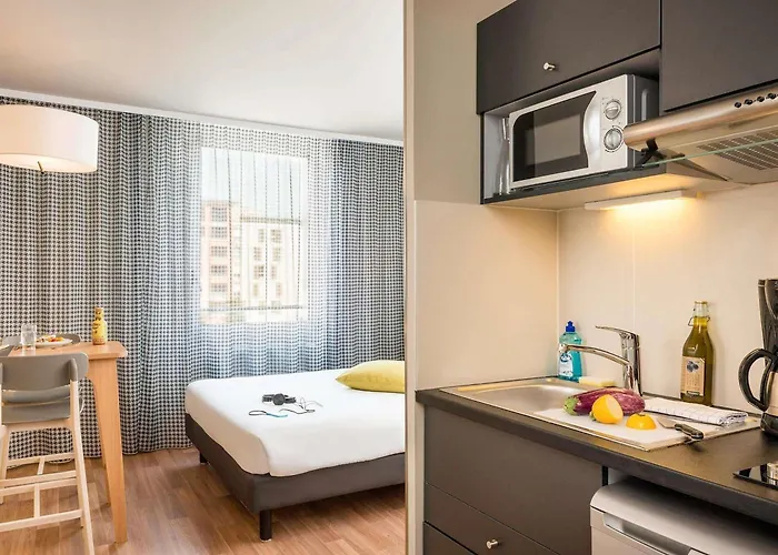 Aparthotel Adagio Access Paris Massy Gare