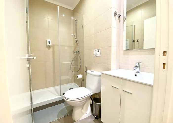 Home Out Rooms & Apartments