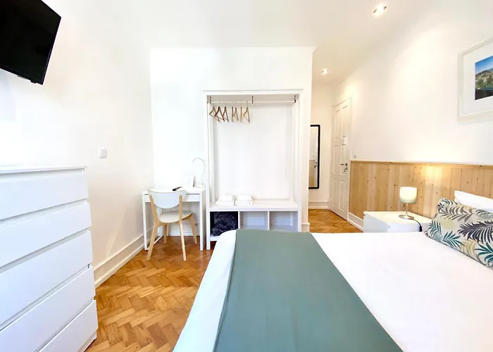 Home Out Rooms & Apartments