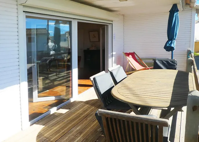Un Chalet En Bois A La Plage