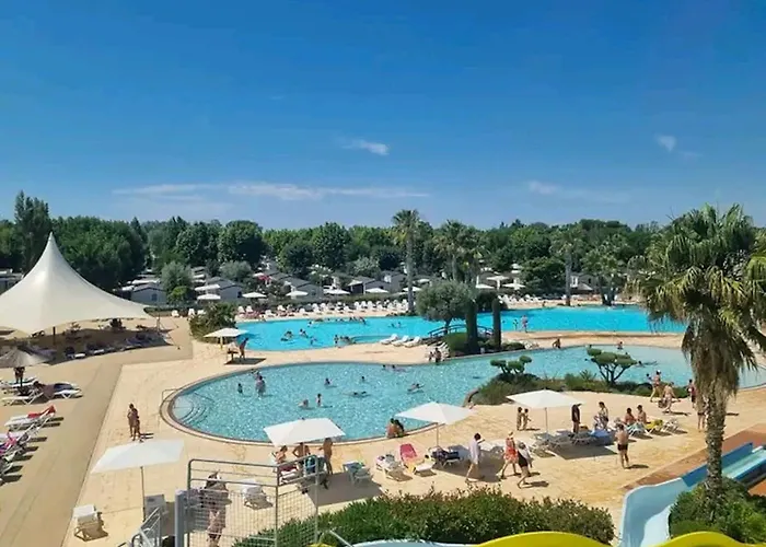 Bungalow charmant près de Vias avec piscine partagée