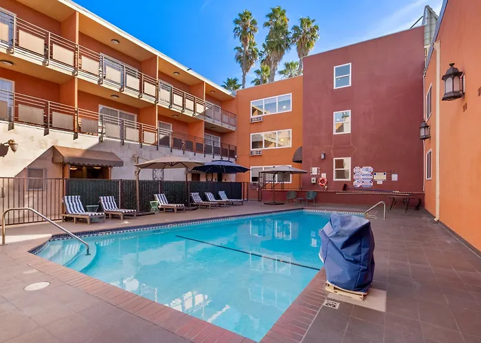 The Live Hotel