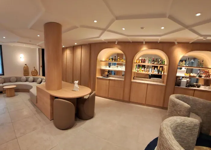 Mercure Arc De Triomphe Wagram