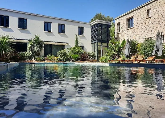 Location Maison Vacances HPC Suites - Cassis Centre - Parking Securisé&Piscine Chauffée