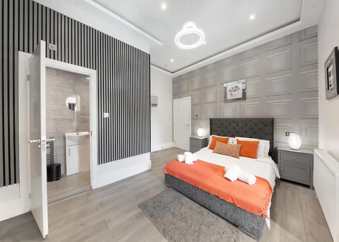 Hackney Suites - En-Suite Rooms & Amenities