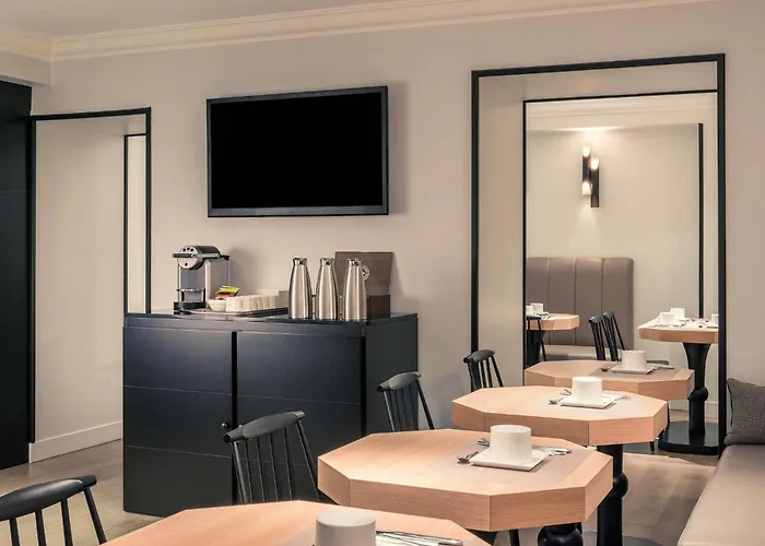 Mercure Arc De Triomphe Wagram