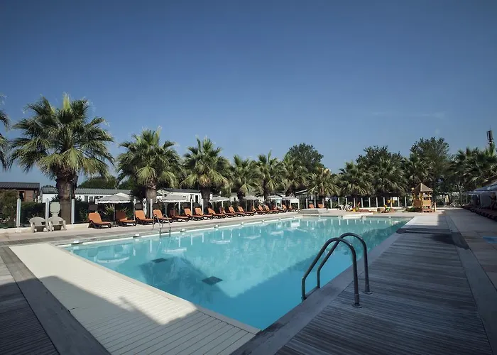 Holiday Marina Resort