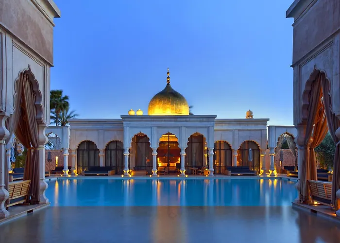 Palais Namaskar