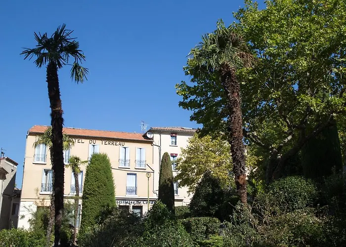 Hôtel pour familles: Logis Hotel Du Terreau