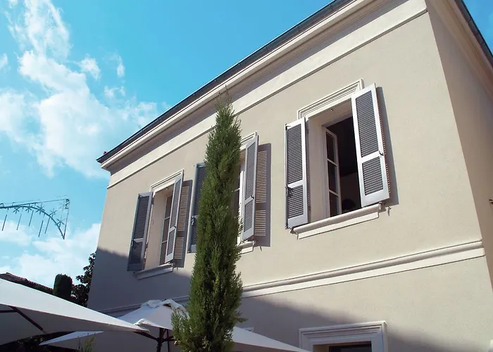 Lavish Holiday Home In Saint Tropez Near Beach