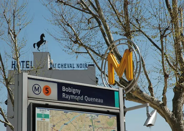 Le Cheval Noir Hôtel Paris Pantin