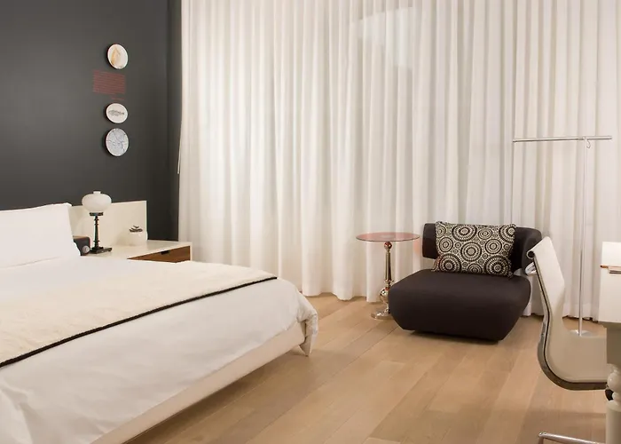 Ames , Curio Collection By Hilton