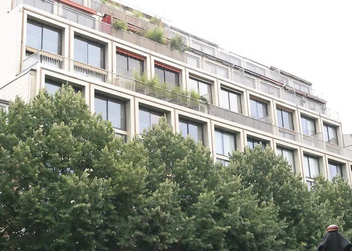 Hypercentre 200M Cathedrale/Train Station + Private Parking*