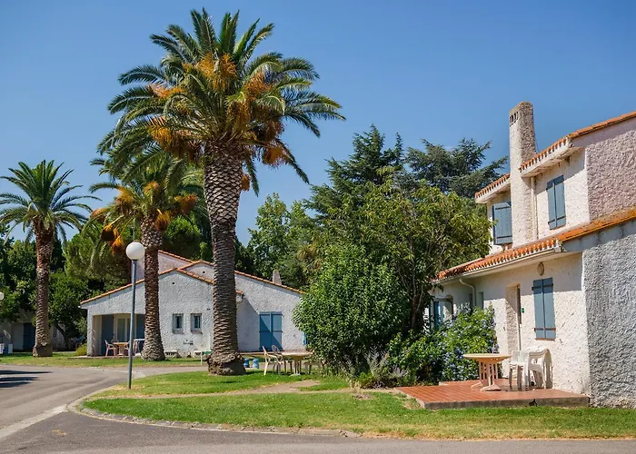 Hotel Le Domaine Du Mas Blanc By Popinns