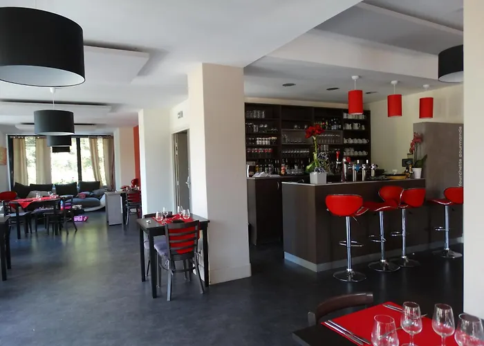 Hôtel avec vue: Hotel Restaurant L Echo du Lac