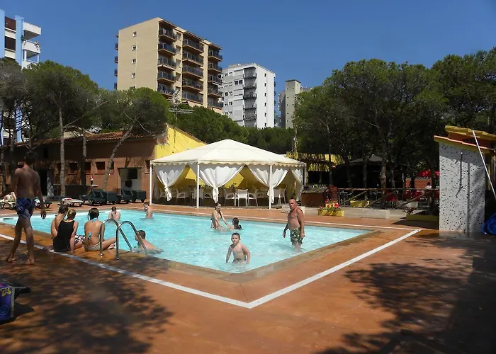 Hotel pres du College: Camping S'Abanell