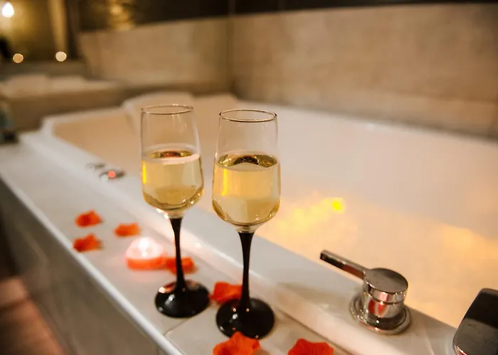 La Suite Romantique Avec Jacuzzi Au Cœur De