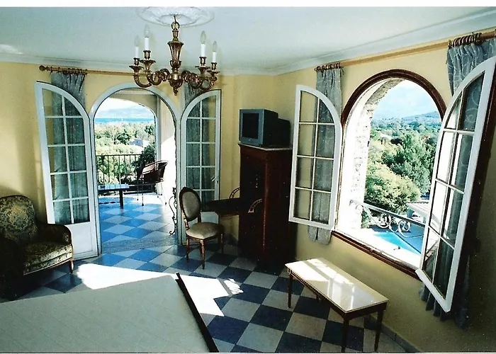 B&B: The Manor