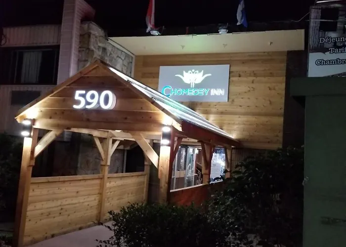 Chomedey Inn